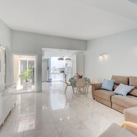 Beautiful Bungalow In Island Village 阿德耶 外观 照片