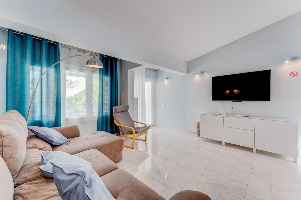 Beautiful Bungalow In Island Village 阿德耶 外观 照片