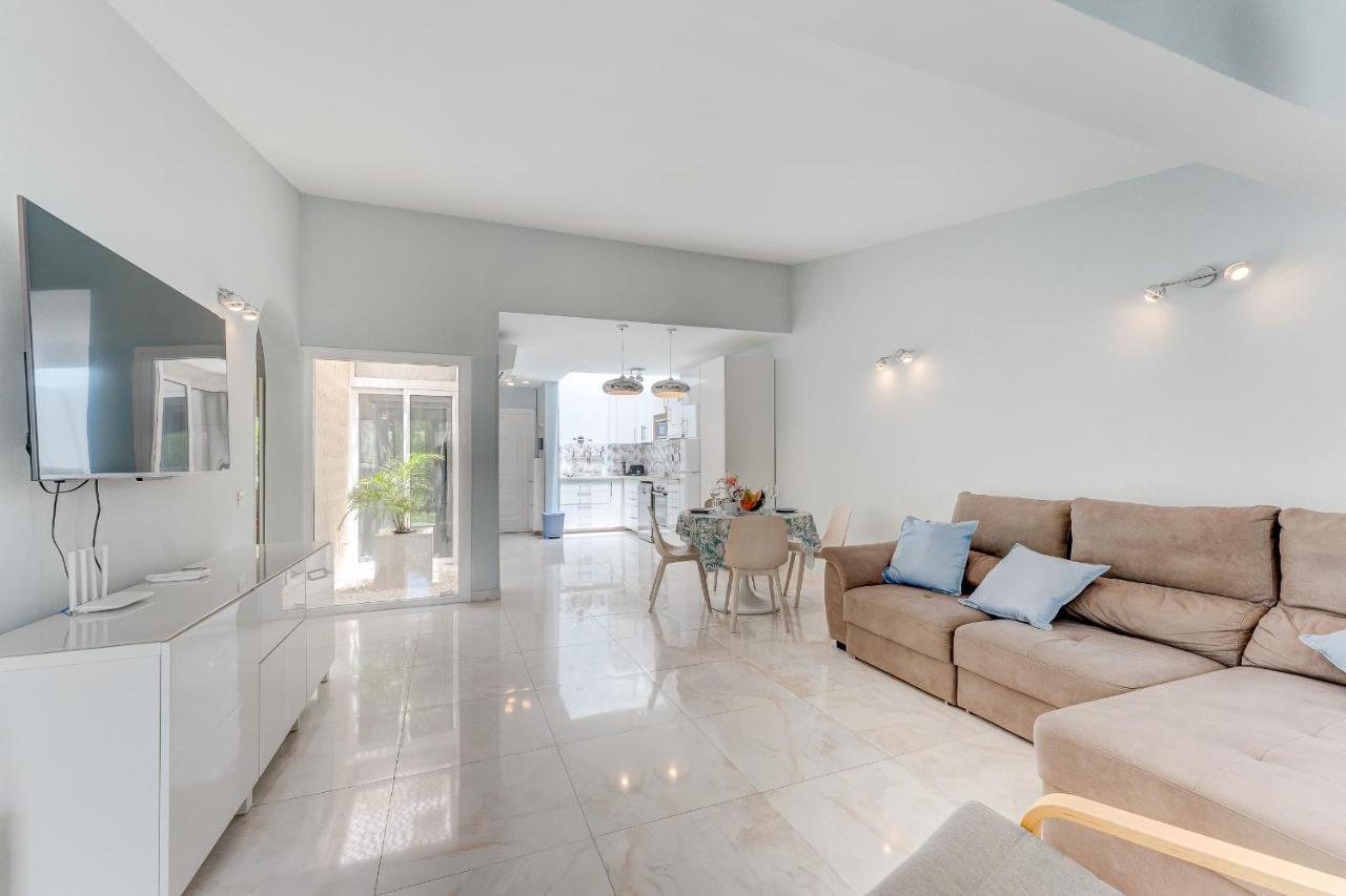 Beautiful Bungalow In Island Village 阿德耶 外观 照片