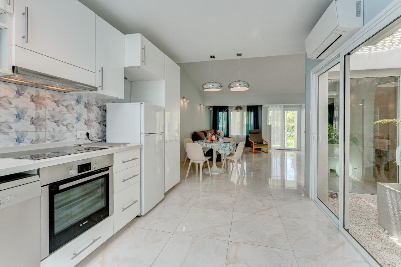 Beautiful Bungalow In Island Village 阿德耶 外观 照片